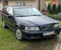 Синий Вольво В70, объемом двигателя 2.5 л и пробегом 335 тыс. км за 4777 $, фото 1 на Automoto.ua