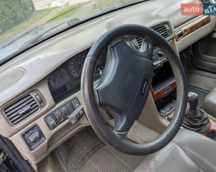 Синий Вольво В70, объемом двигателя 2.5 л и пробегом 335 тыс. км за 4777 $, фото 22 на Automoto.ua