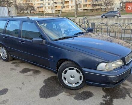 Вольво В70 1999 в Харькове на Automoto.ua Синий Вольво В70, объемом двигателя 2.5 л и пробегом 340 тыс. км за 2000 $, фото 13 на Automoto.ua