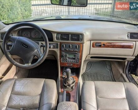 Синий Вольво В70, объемом двигателя 2.5 л и пробегом 335 тыс. км за 4777 $, фото 6 на Automoto.ua