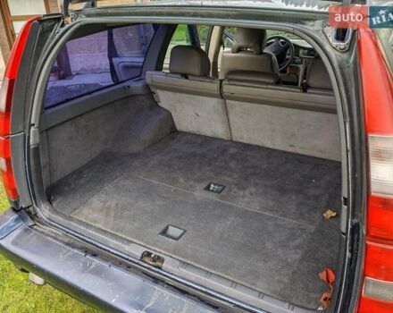 Синий Вольво В70, объемом двигателя 2.5 л и пробегом 335 тыс. км за 4777 $, фото 25 на Automoto.ua