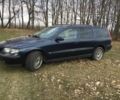 Синий Вольво В70, объемом двигателя 2.4 л и пробегом 350 тыс. км за 5500 $, фото 1 на Automoto.ua