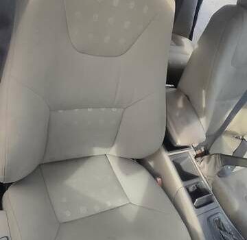 Вольво В70 2003 в Черкассах на Automoto.ua Синий Вольво В70, объемом двигателя 2.4 л и пробегом 320 тыс. км за 4200 $, фото 6 на Automoto.ua