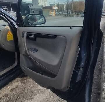 Вольво В70 2003 в Черкассах на Automoto.ua Синий Вольво В70, объемом двигателя 2.4 л и пробегом 320 тыс. км за 4200 $, фото 5 на Automoto.ua