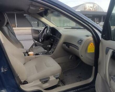 Вольво В70 2003 в Черкассах на Automoto.ua Синий Вольво В70, объемом двигателя 2.4 л и пробегом 320 тыс. км за 4200 $, фото 4 на Automoto.ua