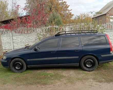 Синий Вольво В70, объемом двигателя 2 л и пробегом 590 тыс. км за 3600 $, фото 2 на Automoto.ua