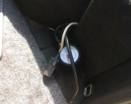 Синий Вольво В70, объемом двигателя 2.4 л и пробегом 240 тыс. км за 6000 $, фото 2 на Automoto.ua