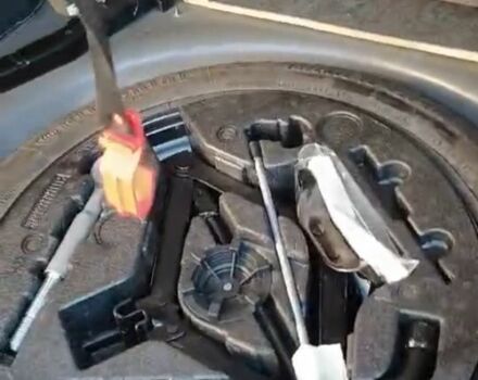 Синий Вольво В70, объемом двигателя 2.4 л и пробегом 373 тыс. км за 6150 $, фото 2 на Automoto.ua