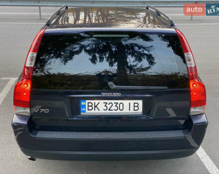 Синий Вольво В70, объемом двигателя 2.44 л и пробегом 315 тыс. км за 5500 $, фото 5 на Automoto.ua