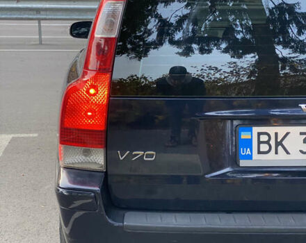 Синий Вольво В70, объемом двигателя 2.44 л и пробегом 315 тыс. км за 5500 $, фото 3 на Automoto.ua