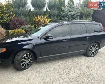 Синий Вольво В70, объемом двигателя 2.4 л и пробегом 260 тыс. км за 12800 $, фото 1 на Automoto.ua