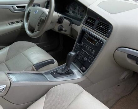 Синий Вольво В70, объемом двигателя 2.4 л и пробегом 375 тыс. км за 3900 $, фото 4 на Automoto.ua