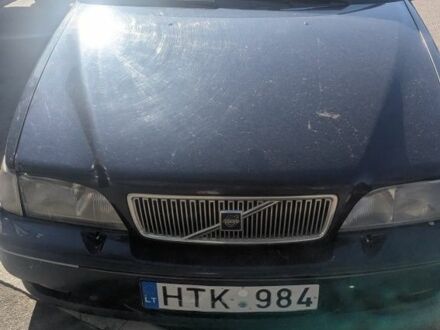 Синій Вольво V70, об'ємом двигуна 2.5 л та пробігом 340 тис. км за 2200 $, фото 1 на Automoto.ua