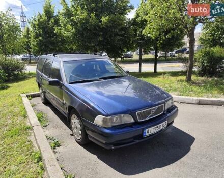 Синий Вольво В70, объемом двигателя 2.44 л и пробегом 382 тыс. км за 3499 $, фото 1 на Automoto.ua