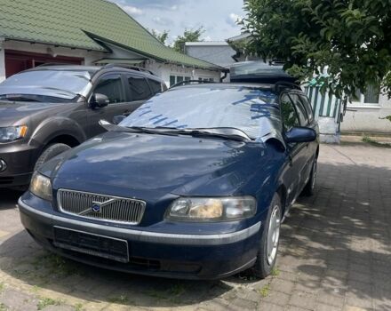 Синій Вольво V70, об'ємом двигуна 2.4 л та пробігом 300 тис. км за 2400 $, фото 1 на Automoto.ua