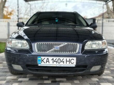 Синий Вольво В70, объемом двигателя 2.4 л и пробегом 377 тыс. км за 6400 $, фото 1 на Automoto.ua