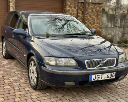 Синій Вольво V70, об'ємом двигуна 2.4 л та пробігом 328 тис. км за 2300 $, фото 1 на Automoto.ua