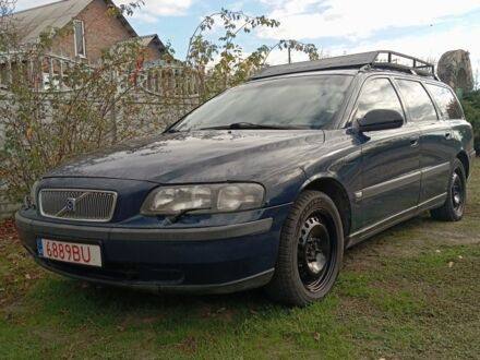Вольво В70 2005 в Изюме на Automoto.ua Синий Вольво В70, объемом двигателя 2 л и пробегом 590 тыс. км за 3600 $, фото 1 на Automoto.ua