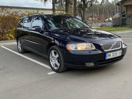 Синий Вольво В70, объемом двигателя 2.44 л и пробегом 315 тыс. км за 5500 $, фото 1 на Automoto.ua
