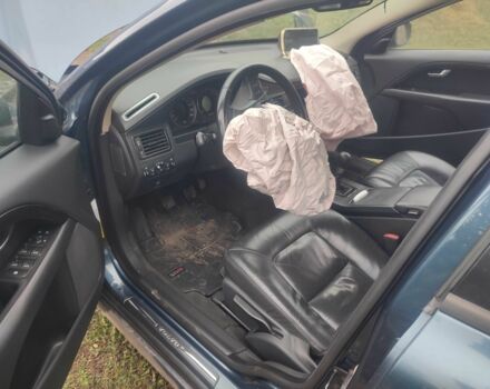 Синий Вольво В70, объемом двигателя 2 л и пробегом 240 тыс. км за 2000 $, фото 1 на Automoto.ua