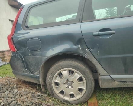 Синий Вольво В70, объемом двигателя 2 л и пробегом 236 тыс. км за 2374 $, фото 1 на Automoto.ua