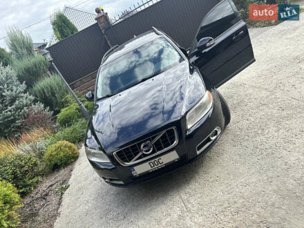 Синий Вольво В70, объемом двигателя 2.4 л и пробегом 260 тыс. км за 12800 $, фото 1 на Automoto.ua