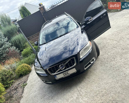 Синий Вольво В70, объемом двигателя 2.4 л и пробегом 260 тыс. км за 12800 $, фото 1 на Automoto.ua