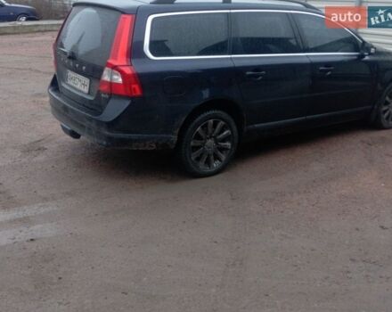 Синий Вольво В70, объемом двигателя 2.4 л и пробегом 321 тыс. км за 9700 $, фото 1 на Automoto.ua