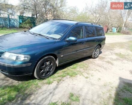 Зеленый Вольво В70, объемом двигателя 2.41 л и пробегом 370 тыс. км за 2500 $, фото 1 на Automoto.ua