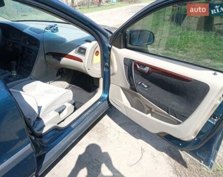 Зеленый Вольво В70, объемом двигателя 2.41 л и пробегом 370 тыс. км за 2500 $, фото 2 на Automoto.ua