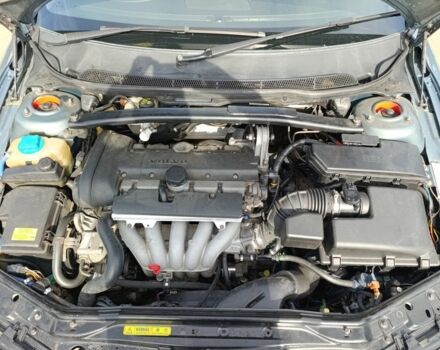 Зеленый Вольво В70, объемом двигателя 2.4 л и пробегом 400 тыс. км за 3000 $, фото 5 на Automoto.ua