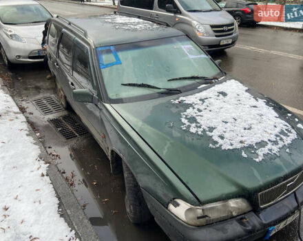 Зелений Вольво V70, об'ємом двигуна 2.45 л та пробігом 500 тис. км за 850 $, фото 1 на Automoto.ua