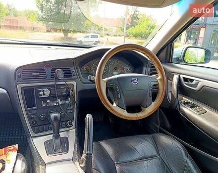 Зеленый Вольво В70, объемом двигателя 2.4 л и пробегом 400 тыс. км за 2900 $, фото 1 на Automoto.ua