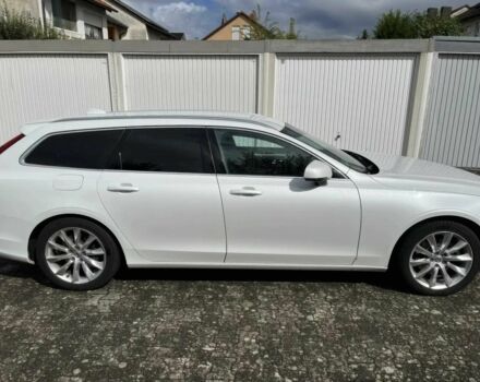 Белый Вольво В90, объемом двигателя 2 л и пробегом 76 тыс. км за 10300 $, фото 7 на Automoto.ua