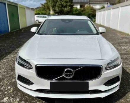 Белый Вольво В90, объемом двигателя 2 л и пробегом 76 тыс. км за 10300 $, фото 1 на Automoto.ua