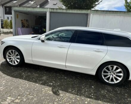 Белый Вольво В90, объемом двигателя 2 л и пробегом 76 тыс. км за 10300 $, фото 3 на Automoto.ua