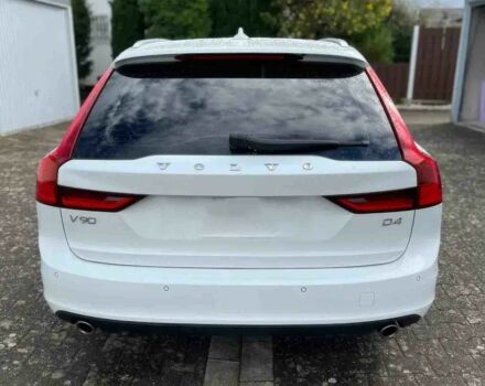 Белый Вольво В90, объемом двигателя 2 л и пробегом 76 тыс. км за 10300 $, фото 5 на Automoto.ua