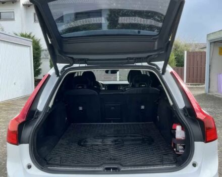 Белый Вольво В90, объемом двигателя 2 л и пробегом 76 тыс. км за 10300 $, фото 11 на Automoto.ua