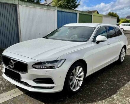 Белый Вольво В90, объемом двигателя 2 л и пробегом 76 тыс. км за 10300 $, фото 2 на Automoto.ua