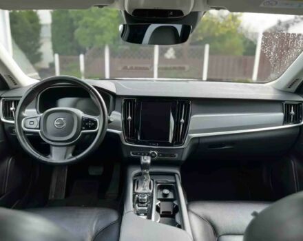 Белый Вольво В90, объемом двигателя 2 л и пробегом 76 тыс. км за 10300 $, фото 8 на Automoto.ua