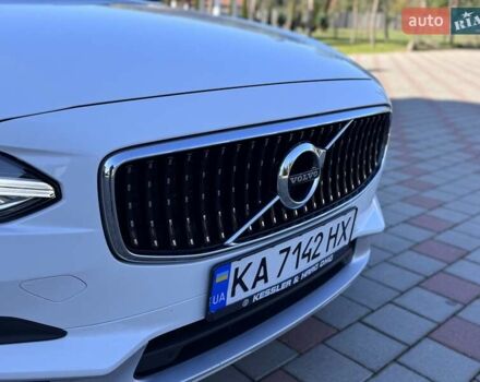 Белый Вольво В90, объемом двигателя 2 л и пробегом 242 тыс. км за 26300 $, фото 22 на Automoto.ua