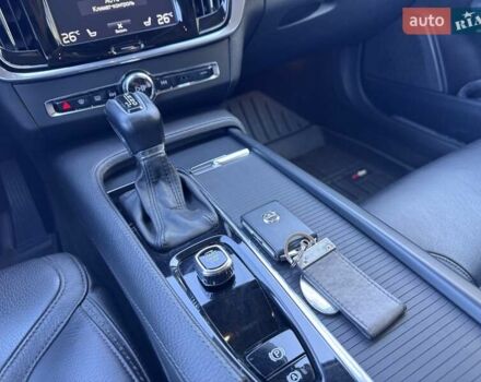 Белый Вольво В90, объемом двигателя 2 л и пробегом 242 тыс. км за 26300 $, фото 49 на Automoto.ua