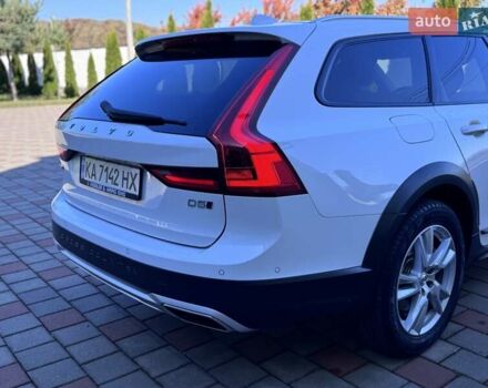 Белый Вольво В90, объемом двигателя 2 л и пробегом 242 тыс. км за 26300 $, фото 28 на Automoto.ua