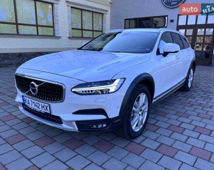 Белый Вольво В90, объемом двигателя 2 л и пробегом 242 тыс. км за 26300 $, фото 4 на Automoto.ua