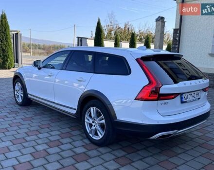 Белый Вольво В90, объемом двигателя 2 л и пробегом 242 тыс. км за 26300 $, фото 34 на Automoto.ua