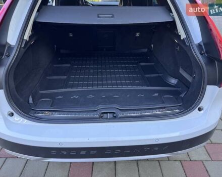 Белый Вольво В90, объемом двигателя 2 л и пробегом 242 тыс. км за 26300 $, фото 69 на Automoto.ua