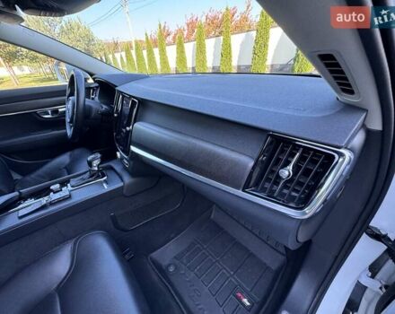 Белый Вольво В90, объемом двигателя 2 л и пробегом 242 тыс. км за 26300 $, фото 51 на Automoto.ua