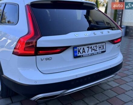 Белый Вольво В90, объемом двигателя 2 л и пробегом 242 тыс. км за 26300 $, фото 36 на Automoto.ua