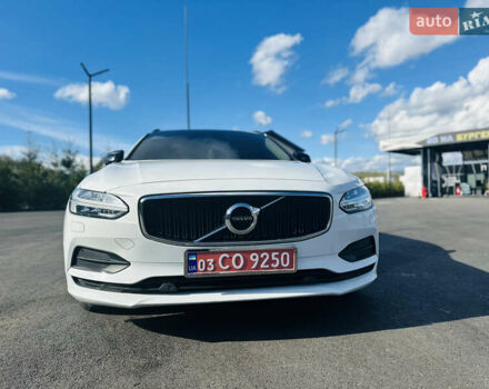Белый Вольво В90, объемом двигателя 2 л и пробегом 144 тыс. км за 21700 $, фото 77 на Automoto.ua
