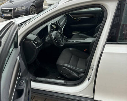 Белый Вольво В90, объемом двигателя 1.97 л и пробегом 135 тыс. км за 31800 $, фото 11 на Automoto.ua